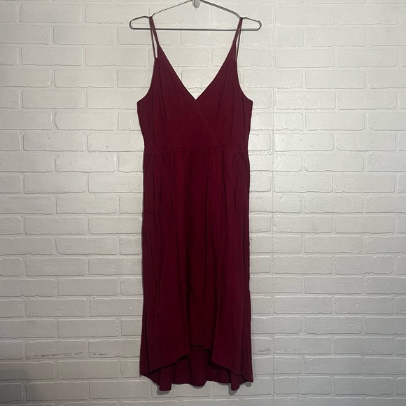 Lucky Brand Dresses & Skirts - Lucky Brand Midi Dress Burgundy Spaghetti Strap Midi V-Neck Flowy Size Small